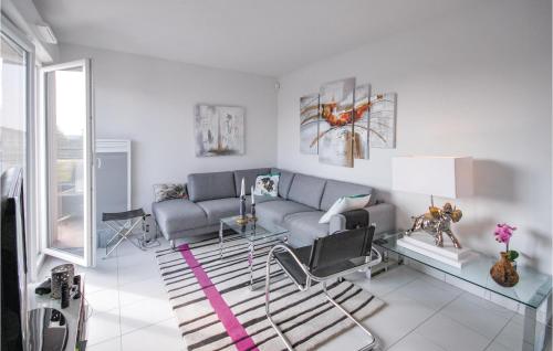 Stunning apartment in Roquebrune-Argens with 2 Bedrooms, WiFi and Outdoor swimming pool