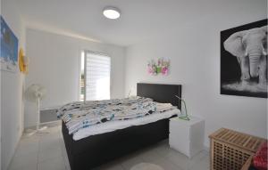 Stunning apartment in Roquebrune-Argens with 2 Bedrooms, WiFi and Outdoor swimming pool