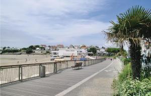 Appartement Stunning apartment in Royan with 1 Bedrooms  17200 Royan -1