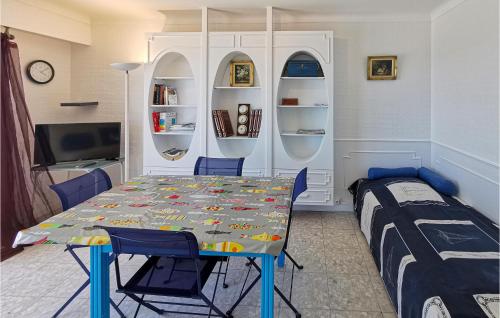 Stunning apartment in Saint Hilaire de Riez with 1 Bedrooms