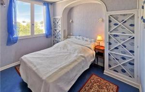 Stunning apartment in Saint Hilaire de Riez with 1 Bedrooms