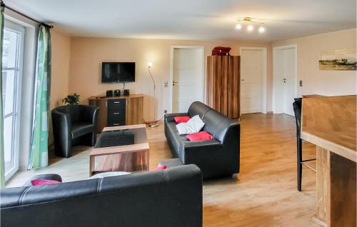 Stunning apartment in Schorssow with WiFi and 3 Bedrooms