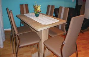 Stunning apartment in Sttzengrn-Hundshbel with 2 Bedrooms and WiFi