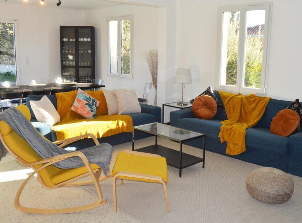 Stunning apartment in Terrasson with 1 Bedrooms, WiFi and Outdoor swimming pool 24120 La Talerie