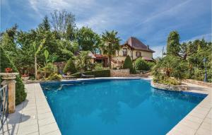 Stunning apartment in Terrasson with 1 Bedrooms, WiFi and Outdoor swimming pool