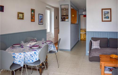 Stunning apartment in Trebeurden with WiFi and 1 Bedrooms