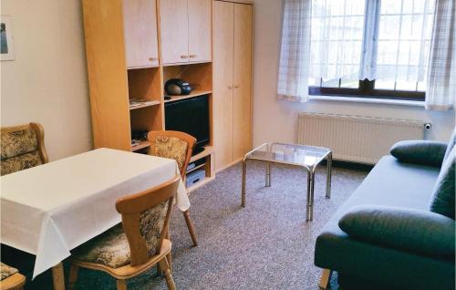 Stunning apartment in Trent-Rgen with 1 Bedrooms and WiFi