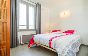 Stunning apartment in Uzs with 3 Bedrooms and WiFi