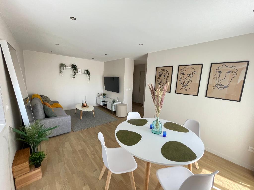 Stunning apartment in Vaux sur Mer with 1 Bedrooms and WiFi 17640 Vaux-sur-Mer