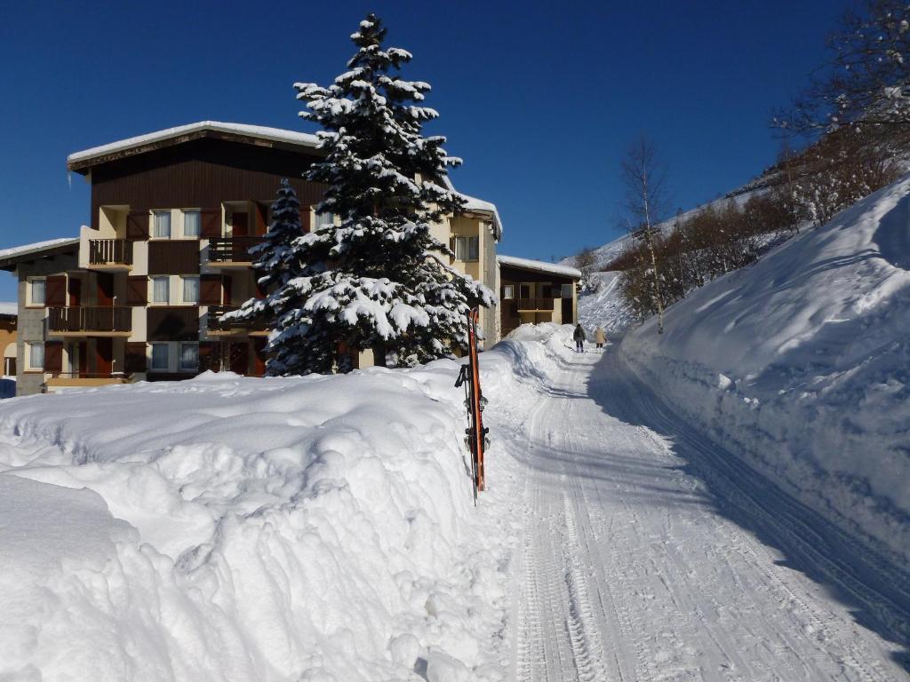 Stunning apartment in Villeneuve-ls-Montra with WiFi and 1 Bedrooms