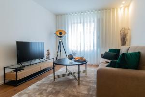 Stunning Apartment w/ Free Parking by LovelyStay