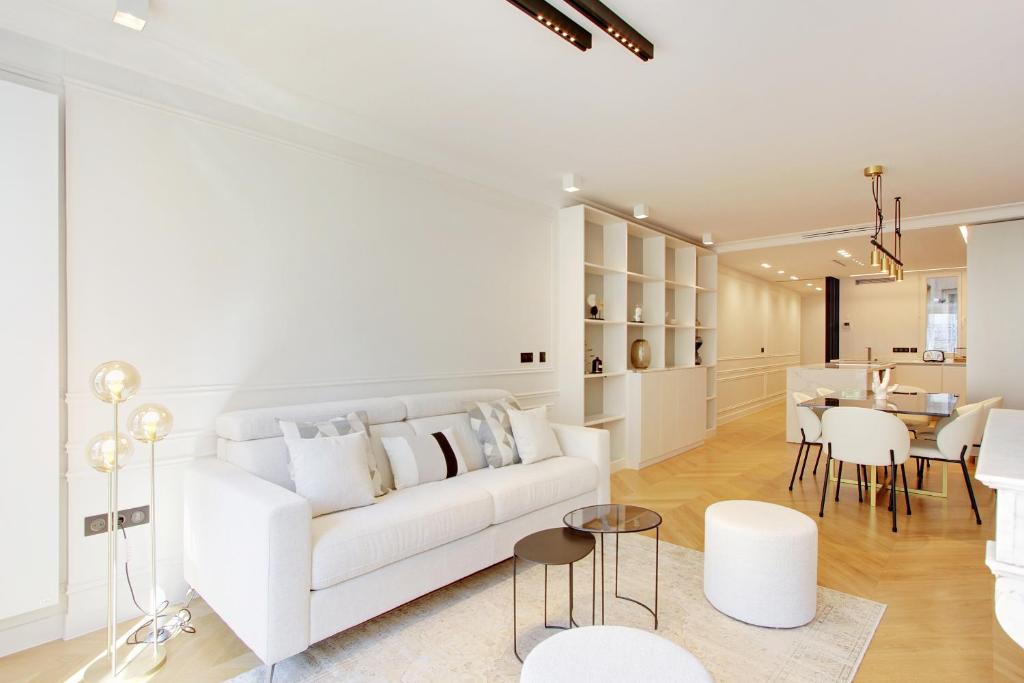 Stunning apartment with view at the very heart of Paris 1 Rue Pernelle, 75004 Paris