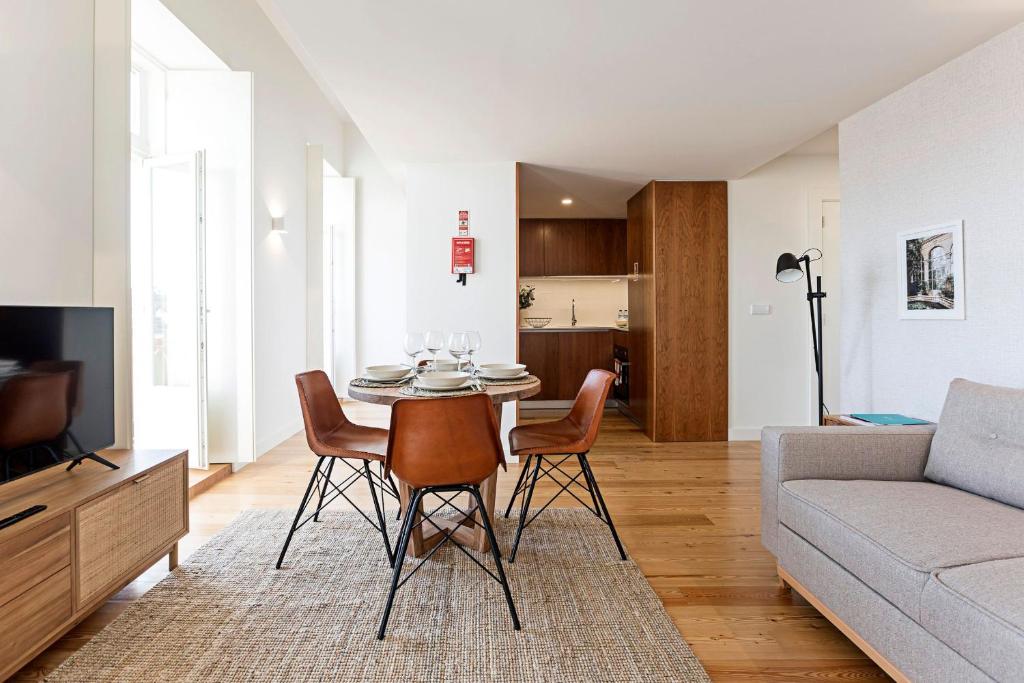 Stunning Duplex Near River by LovelyStay 26 Rua do Monte dos Judeus 2ºD, 4050-412 Porto