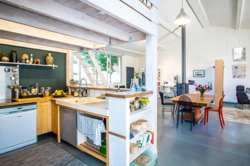 Stunning loft with garden and pool ideal location