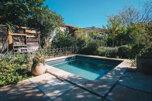 Stunning loft with garden and pool ideal location