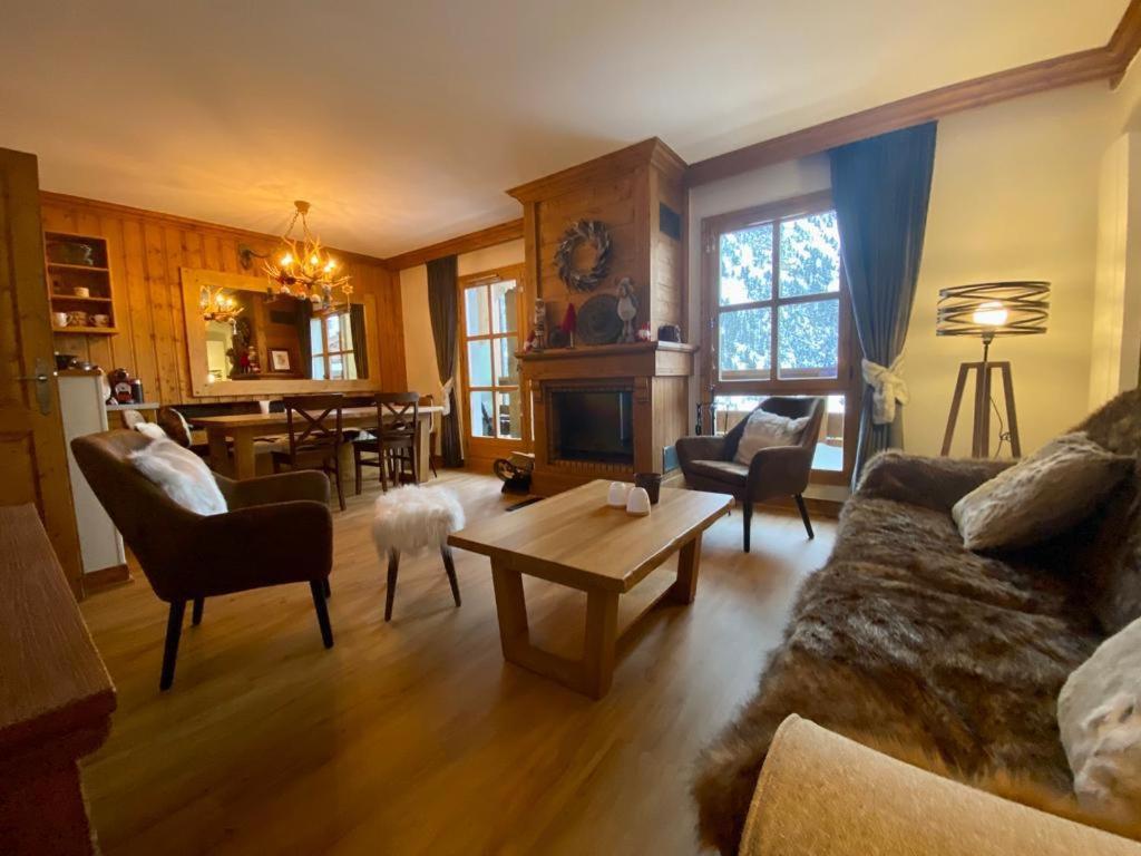 Appartement Stunning Mountain Views & Fireplace - 2 Bed, sleeps 8, Top Floor Duplex Apartment, Arc 1950 770 refuge du montagnard, Arc 1950 73700 Bourg-Saint-Maurice