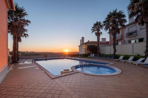 Stunning TH2 with Sea View