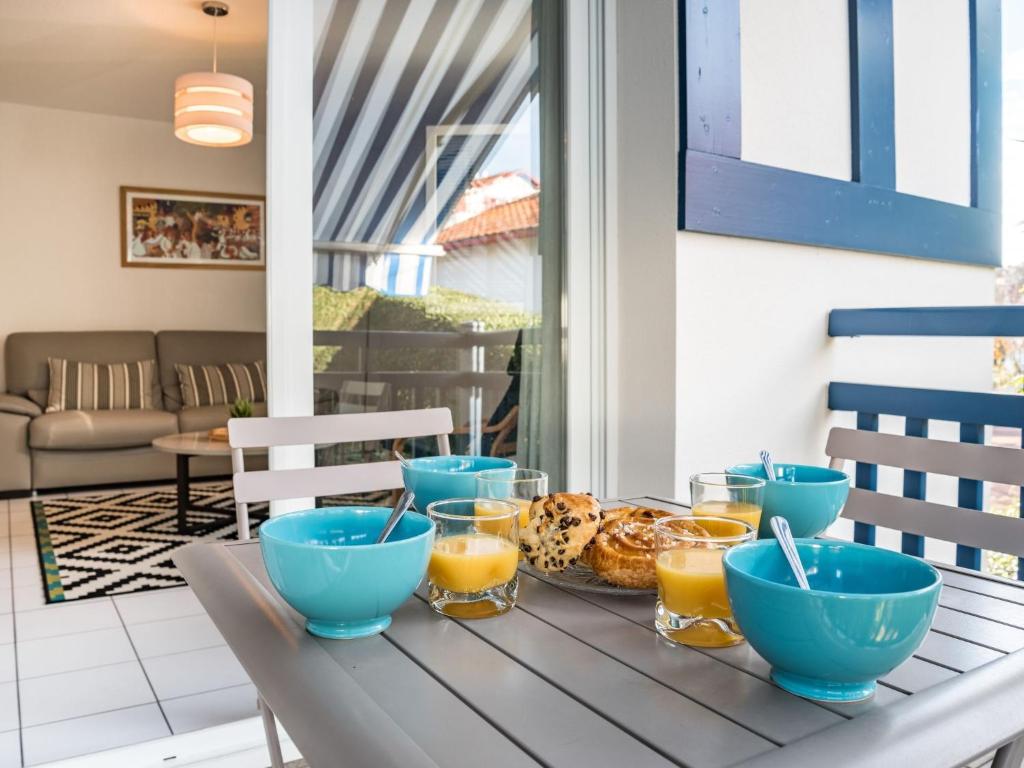 Stunning TH2 with Sea View