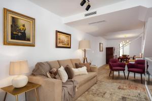 STUPENDO-Three Rooms-Suite with Terrace -Center -Air conditioning-Free Park