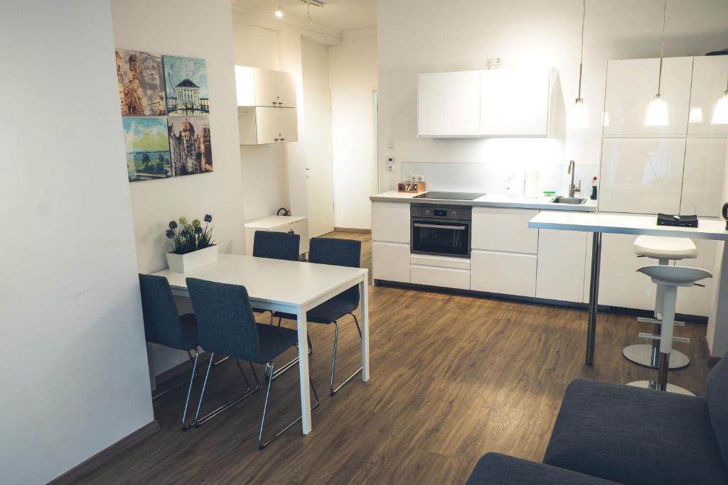 Appartement Stylisch eingerichtete Wohnung mitten in München! 9 Amalienstraße 80333 Munich