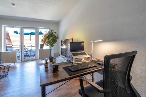 Stylische 2-Zimmer Wohnung - Balkon - Parkplatz - Netflix - Arbeitsplatz