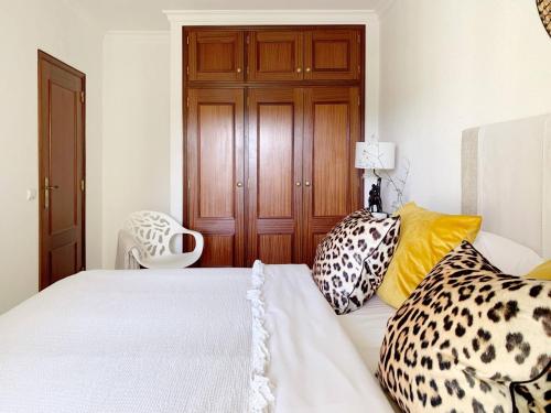 Stylish 3 Bedroom Apartment close to the Beach
