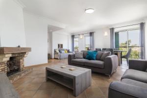 Stylish 3 Bedroom Apartment in Vila Sol Resort