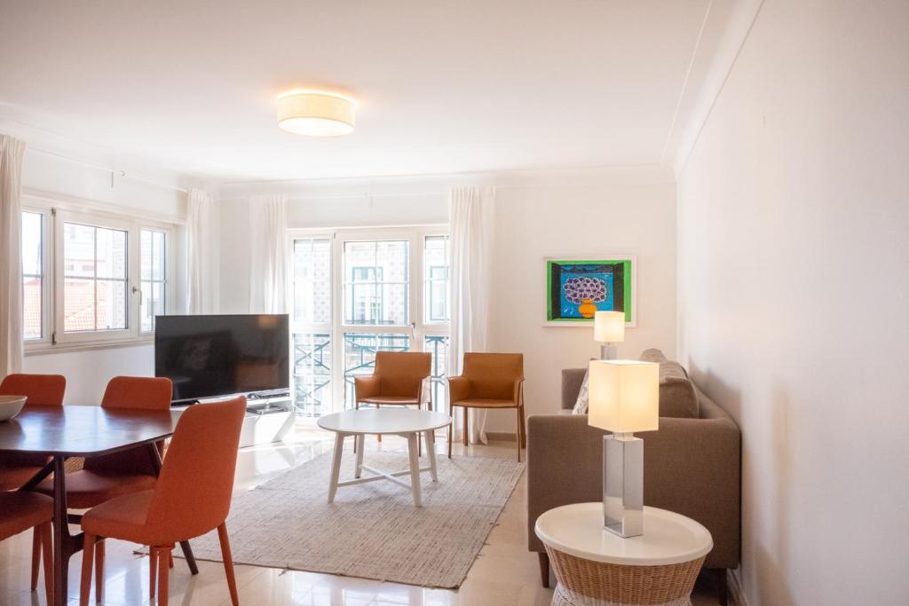 Stylish and Beautiful Apartment with Parking 24 by Lisbonne Collection Senhora do Monte 34 - 2º 5B, 1170-195 Lisbonne