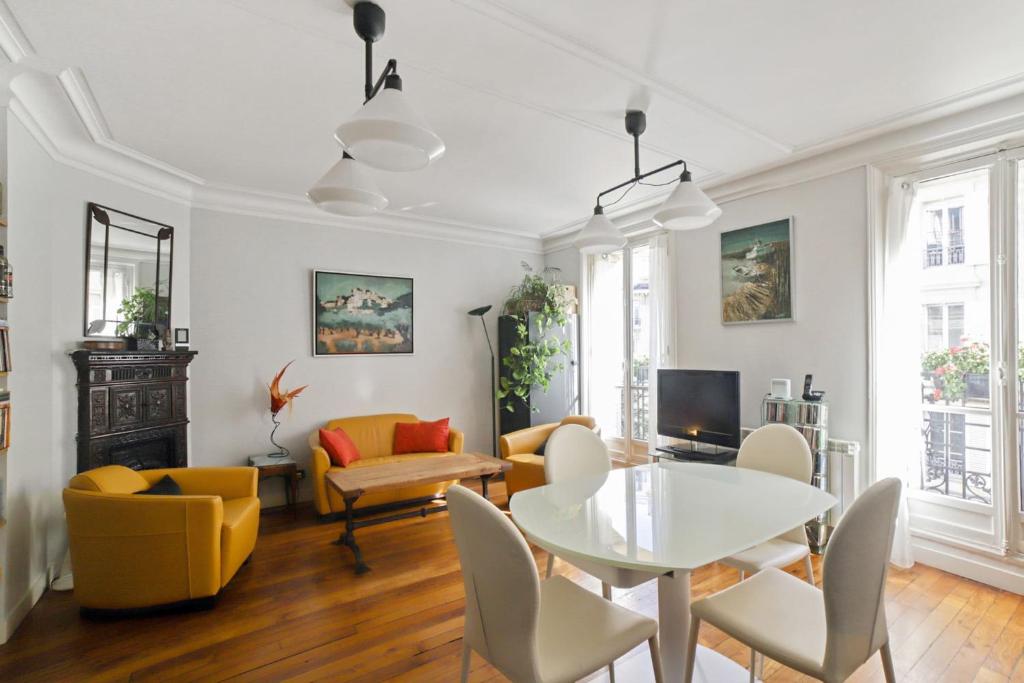 Appartement Stylish and bright flat 5 min to Montmartre in Paris - Welkeys 87 rue Duhesme 75018 Paris