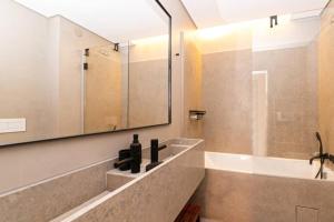 Stylish Apartment by Av. da Liberdade