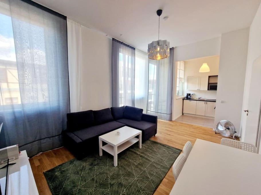 Appartement Stylish apartment in the center of Berlin 44 11 Oranienburger Straße 10178 Berlin