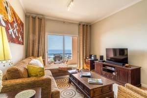 Stylish apartment with balcony and amazing views over Funchal and the sea