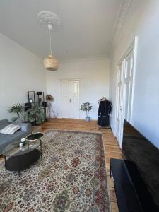 Stylish flat next to busy Bergmannkiez 1 Bed+Couch