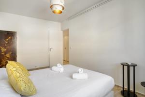 Stylish flat w balcony and seaview at the heart of Juan-les-Pins - Welkeys