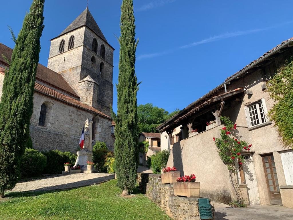 Appartement stylish one bedroom apartment in a lovely village 20 Rue du Bout du Lieu 46140 Saint-Vincent-Rive-dʼOlt