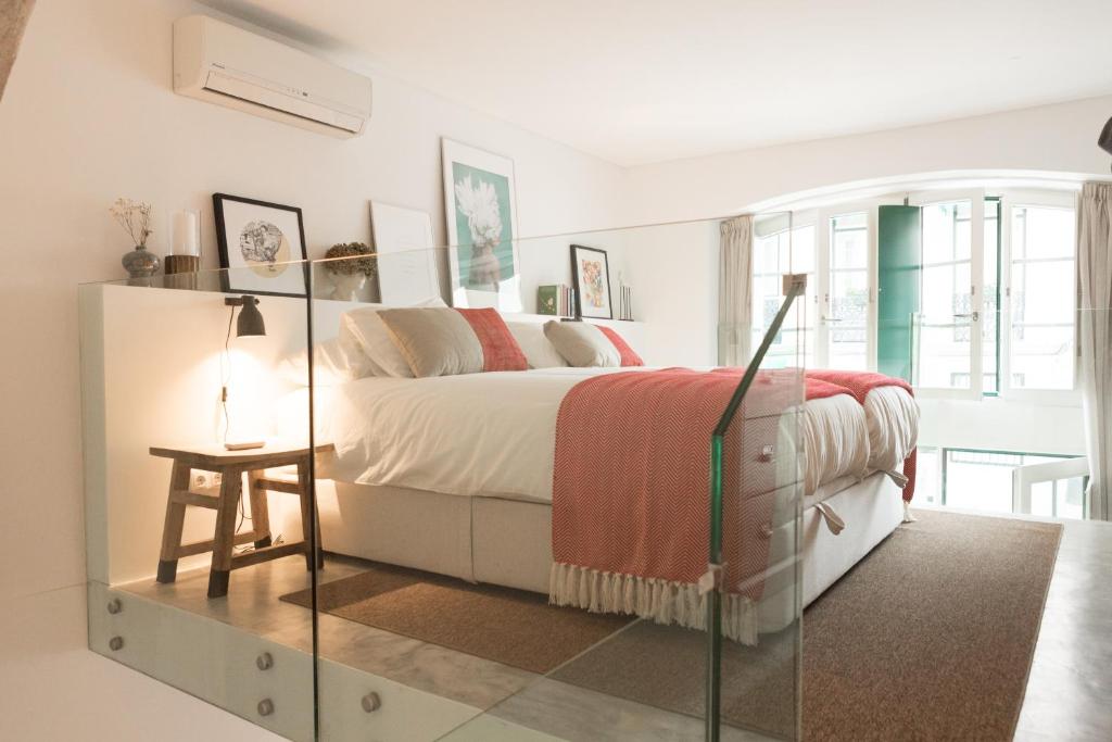 Stylish Tailor Made Flat 86 Rua das Janelas Verdes R/C, 1200-690 Lisbonne
