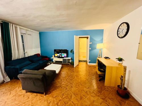 Stylish Unit in the Center of Senlis