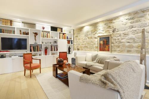 Sublime appartement Champs Elysees ( Chaillot)