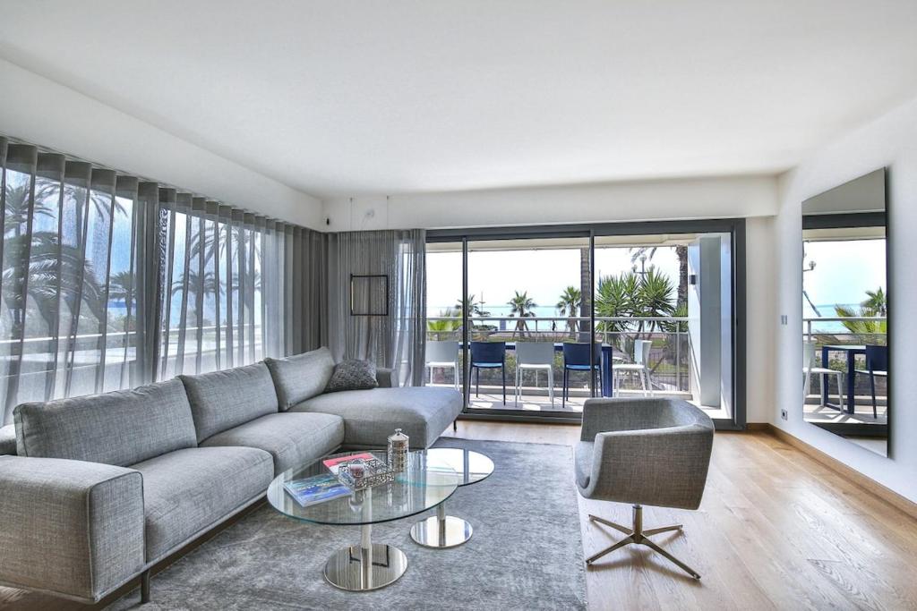 Appartement Sublime Appartement Promenade des Anglais (2) IMMEUBLE BLUE HORIZON 81 Promenade des Anglais 06000 Nice