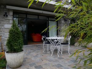 Suite 24