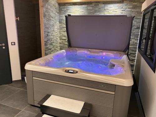 Suite avec Jacuzzi et Sauna « l’Edelweiss »