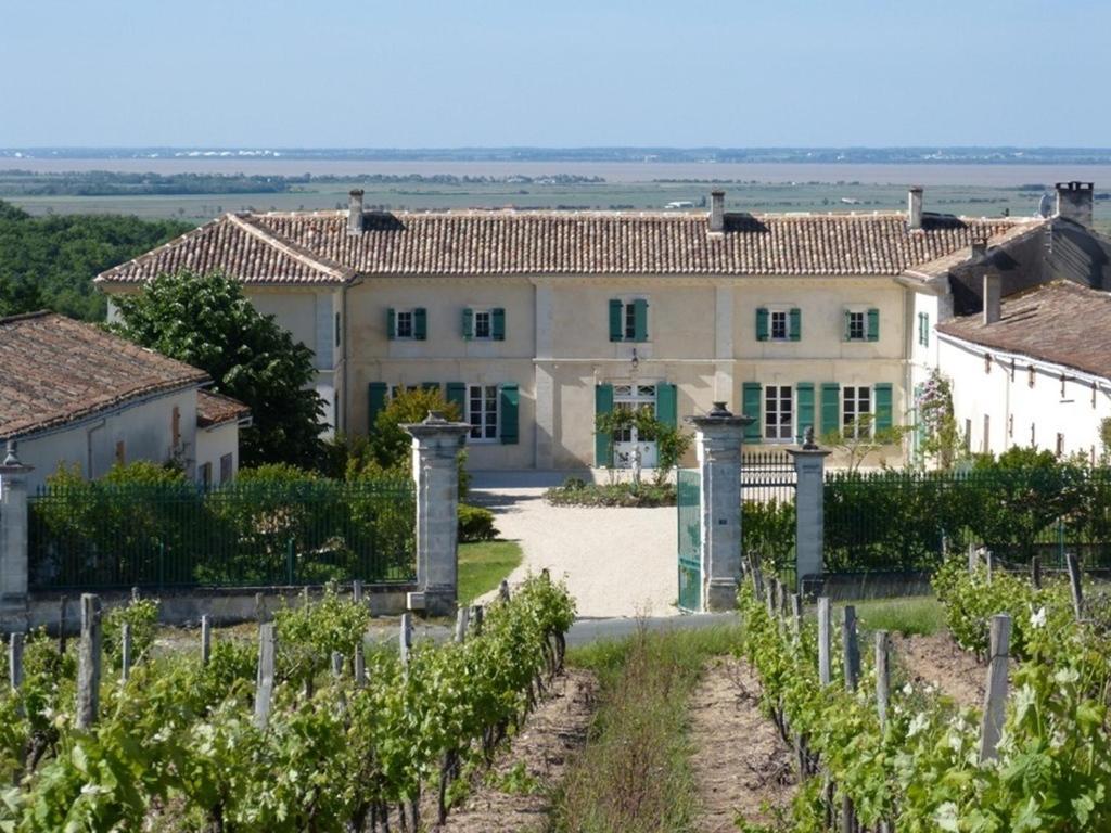 Suite BULLE D'AMOUR Balnèo Spa & Terrasse à 5 min des plages 66700 Argelès-sur-Mer