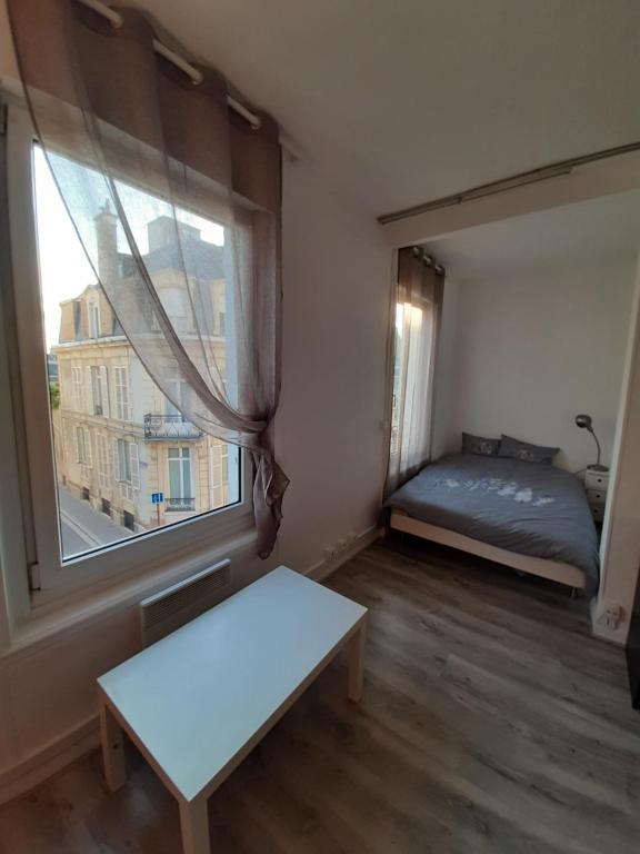 Appartement Suite Chabaud 17 - Plein centre ville - 2 pers 17 Rue Chabaud 51100 Reims