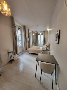 Appartement Suite Daïquiri Place Carnot 9 Rue du Général Plessier 69002 Lyon Rhône-Alpes