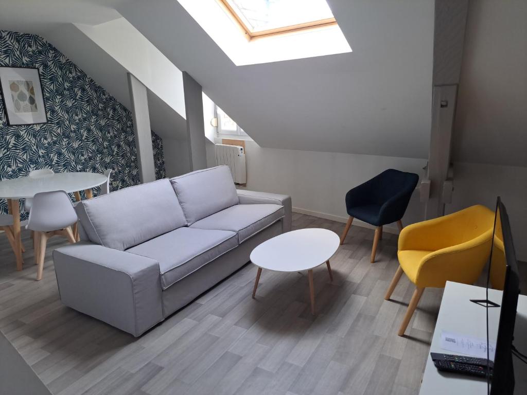 Appartement Suite du Crypto - vue imprenable sur la place du Forum 17 Rue Nanteuil 51100 Reims