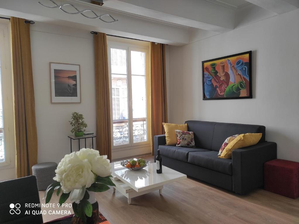 Appartement Suite Française Old Town 54 Rue de la République 06600 Antibes