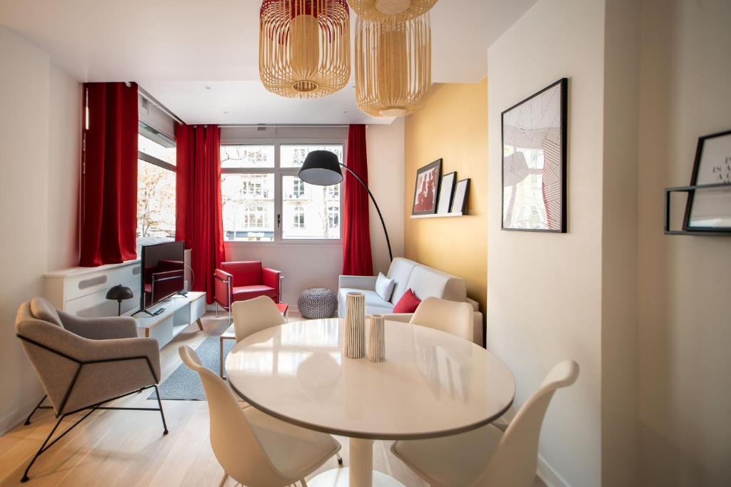 Appartement SUITE GIDE : au cœur de la Rive Gauche, neuf, design, 2/4 personnes 1er étage 28 boulevard Raspail 75007 Paris