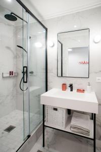 SUITE GIDE : au cœur de la Rive Gauche, neuf, design, 2/4 personnes