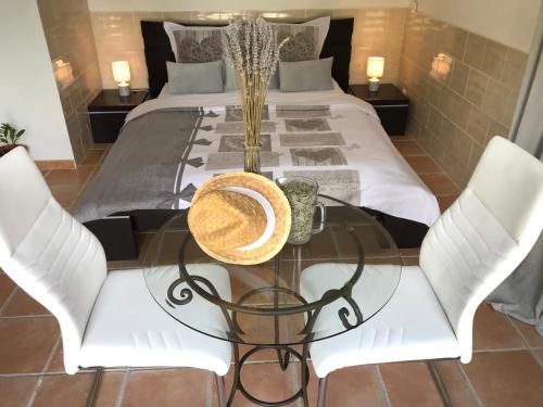 Suite luxe vue sur piscine et parc