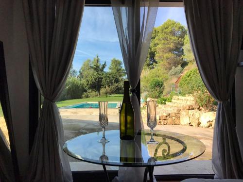 Suite luxe vue sur piscine et parc